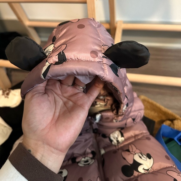Minnie Mouse printed mauve colored puffer vest with hood and ears - Picture 3 of 10